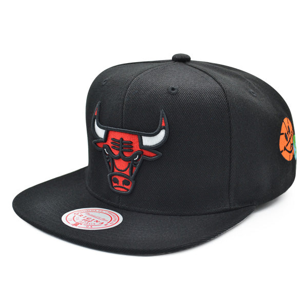 Mitchell and Ness Chicago Bulls 1991-92 Back to Back Champs Snapback Black