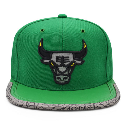 Chicago Bulls Exclusive Mitchell & Ness AIR JORDAN DAY 3 Snapback Hat - Green/Concrete