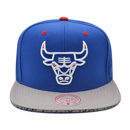 Chicago Bulls NBA Mitchell & Ness CONCRETE EDGE Snapback Hat - Royal/Gray/Red