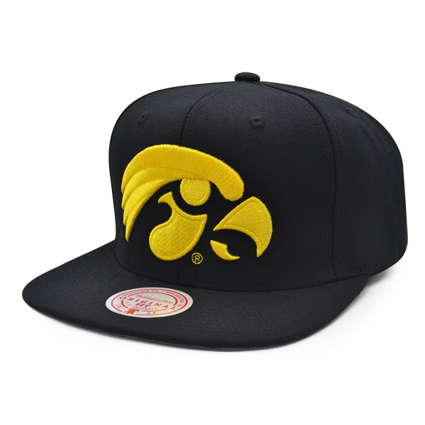 Iowa Hawkeyes NCAA Mitchell & Ness CLASSIC LOGO Snapback Hat - Black/Yellow