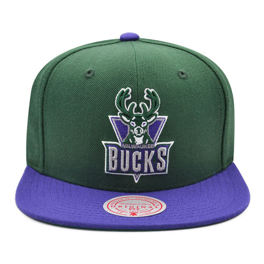 Milwaukee Bucks NBA Mitchell & Ness CLASSIC 2TONE Snapback Hat - Green/Purple